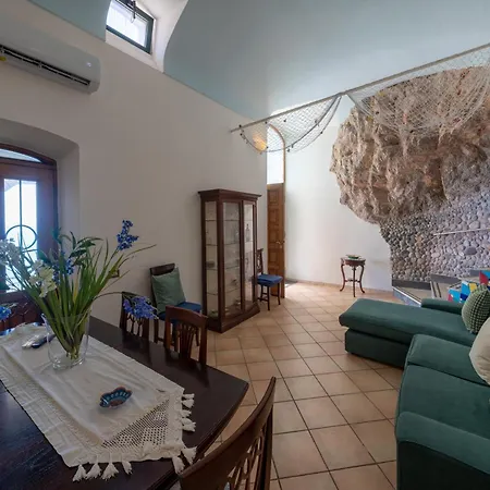 Divina - Pool And Gardens With Wonderful Sea View *