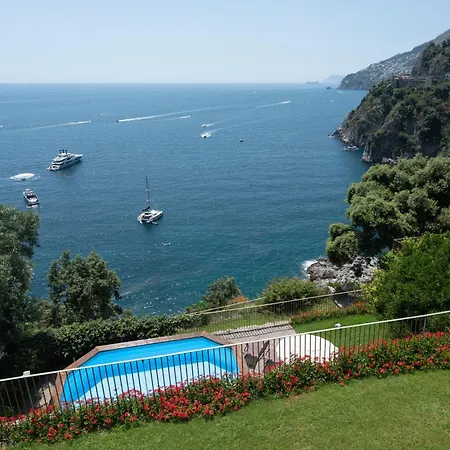 Villa Divina - Pool And Gardens With Wonderful Sea View