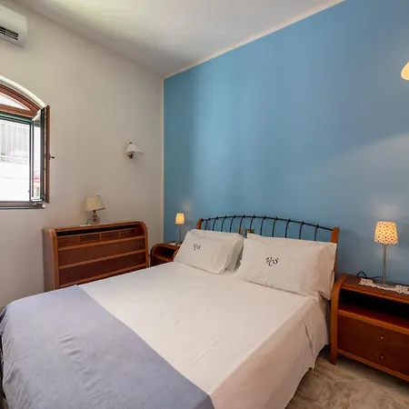 Divina - Pool And Gardens With Wonderful Sea View *