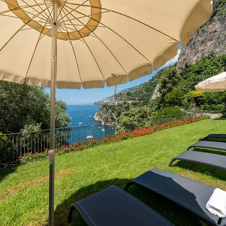 Villa Divina - Pool And Gardens With Wonderful Sea View *